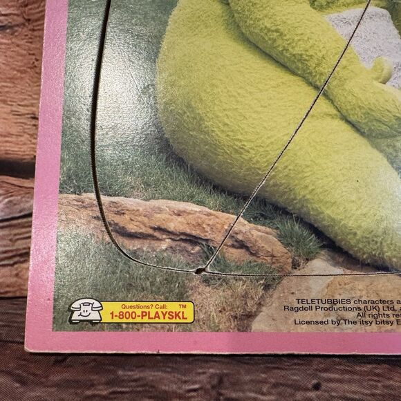 Vtg Playskool Teletubbies Green Dipsy Wooden Frame Tray 4pc  Puzzle 1998 Cow Hat - Picture 2 of 6